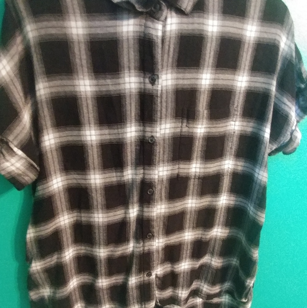 Plaid short sleeve button up